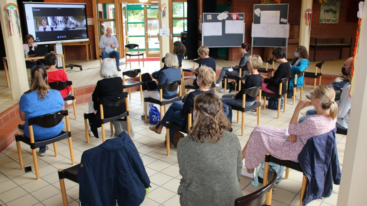 Begrüßung im Foyer