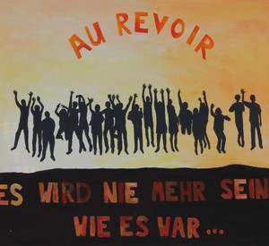 Schild mit Aufschrift Au revoir