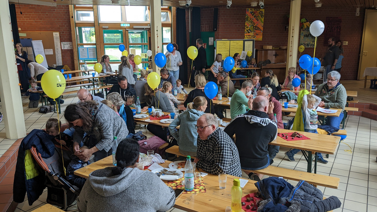 Buntes Treiben beim Familientag 2022 im Foyer