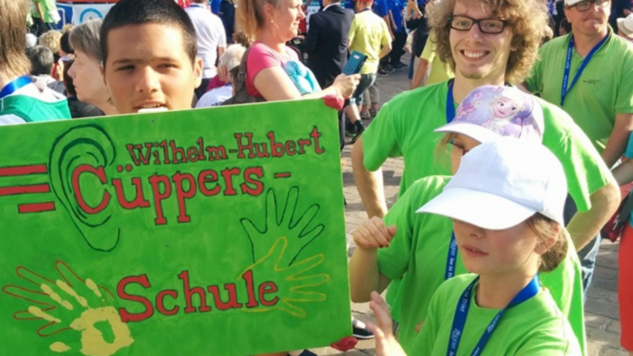 Schüler und Betreuer in Trier