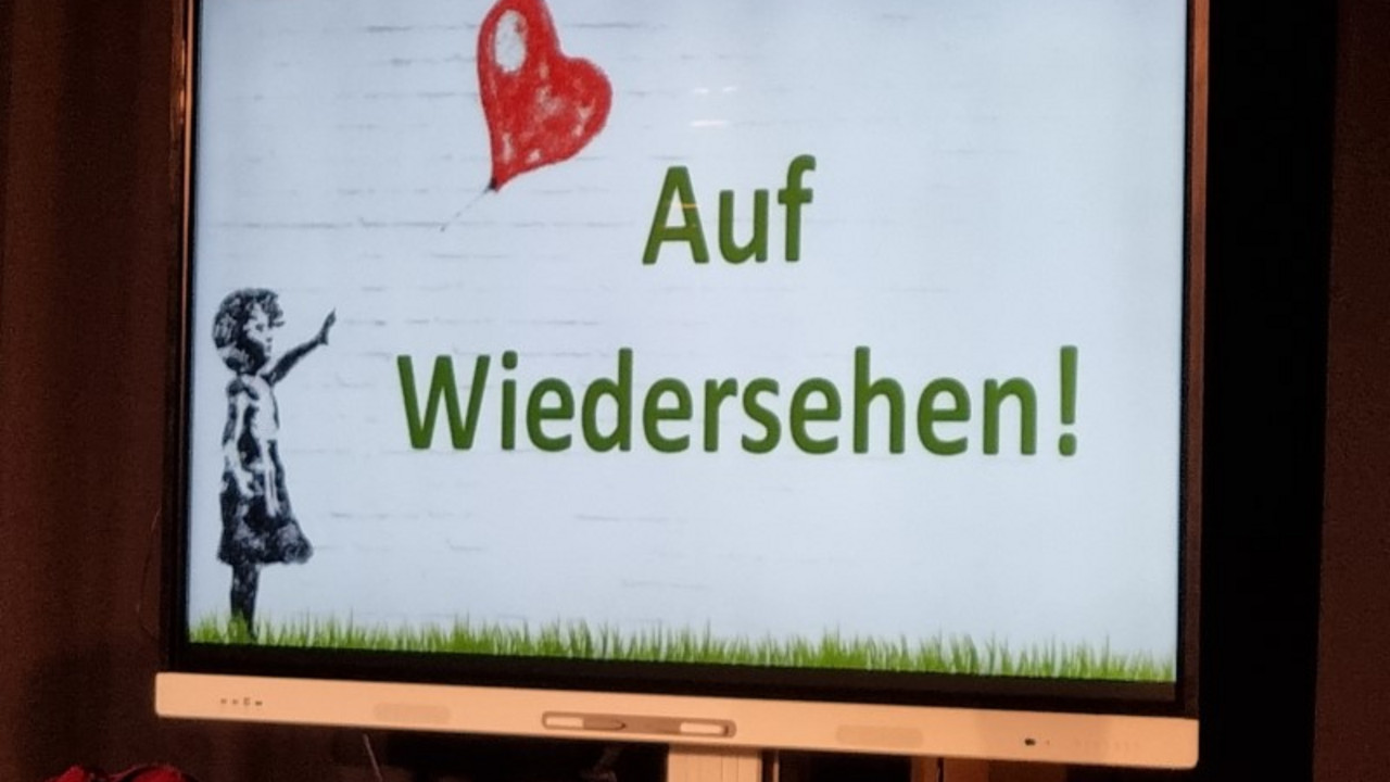 Text Auf Wiedersehen auf dem der großen Leinwand. 